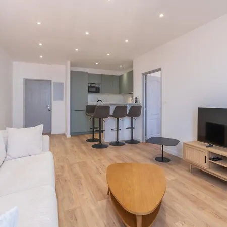 T2 40m2 Climatise Centre Fesch Ajaccio (Corsica)